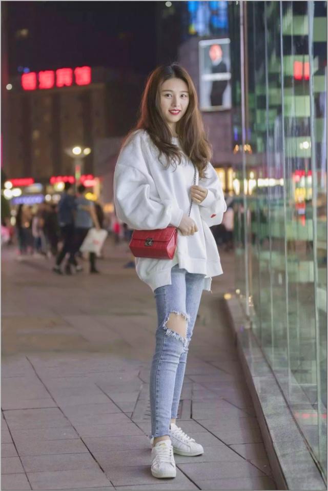 2024澳门特马今晚开奖亿彩网_最新正品动态解析,关于澳门特马今晚开奖亿彩网最新正品动态解析——警惕违法犯罪风险